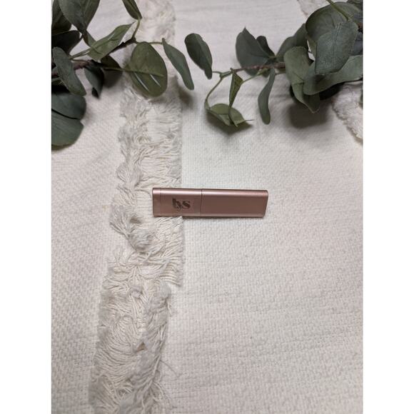LYS Beauty No Limits Cream Bronzer Contour Stick in Courage - Picture 1 of 3